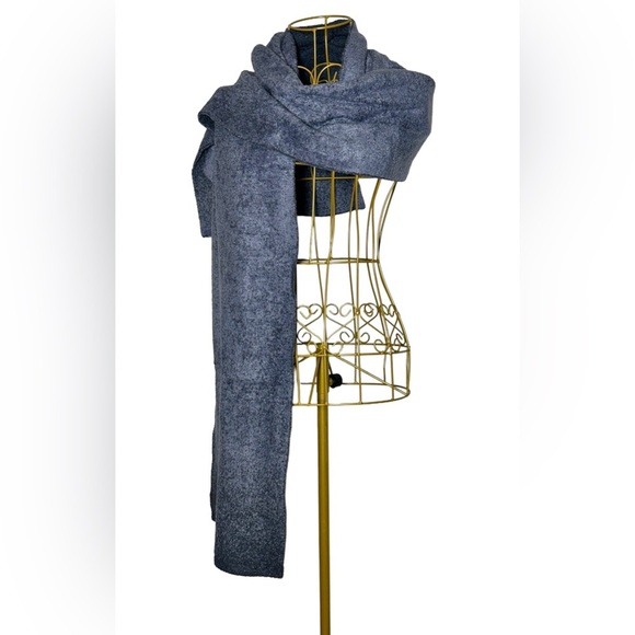 NWT Barefoot Dreams Soft CozyChic Reversible Scarf in Deep Sea Blue Indigo, OS. - Picture 3 of 10